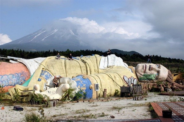 Gulliver’s Travels Park - Kawaguchi, Japa